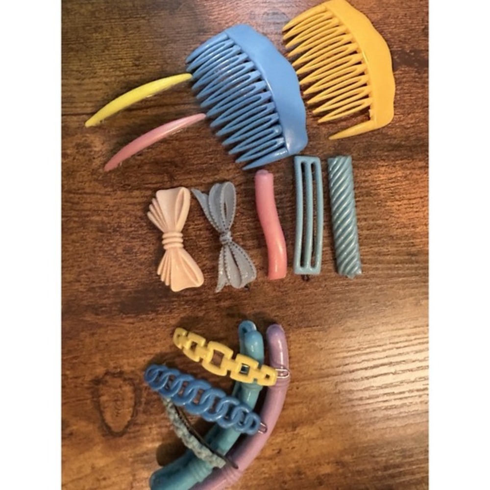 Vintage Hair‎ Accessories 50's-70's. Various brands but mostly Goody.